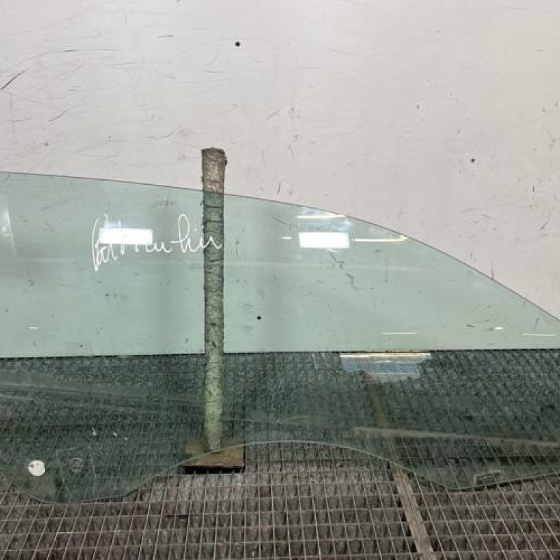 Vitre avant droit VOLKSWAGEN SCIROCCO 3 Photo n°1