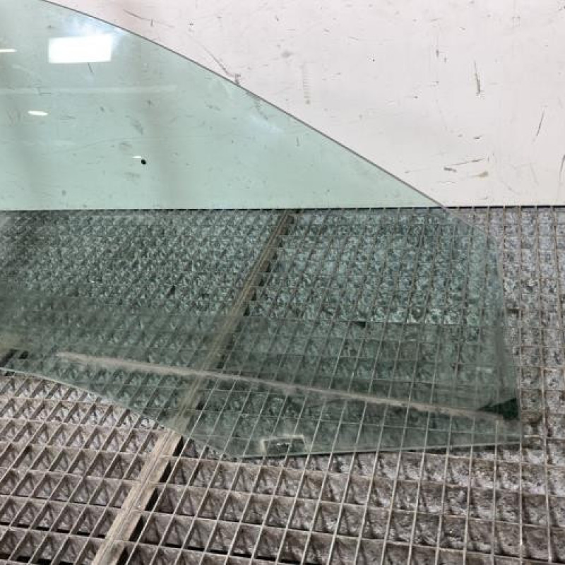 Vitre avant droit VOLKSWAGEN SCIROCCO 3 Photo n°2