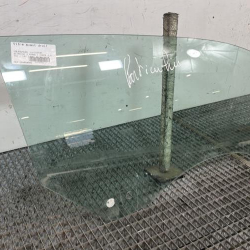 Vitre avant droit VOLKSWAGEN SCIROCCO 3 Photo n°3