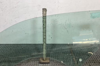 Vitre avant droit VOLKSWAGEN SCIROCCO 3