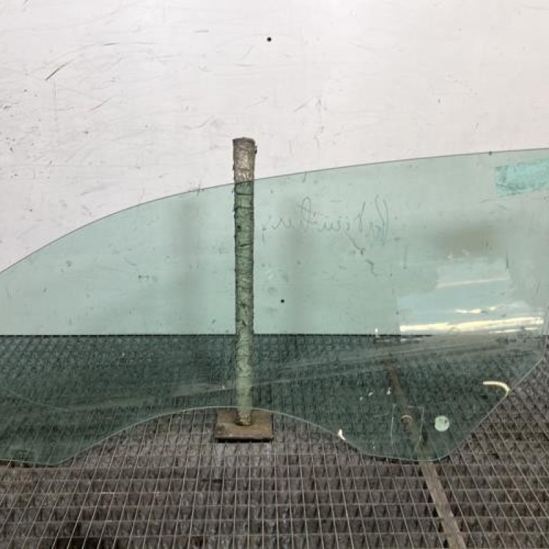 Vitre avant droit VOLKSWAGEN SCIROCCO 3 Photo n°4