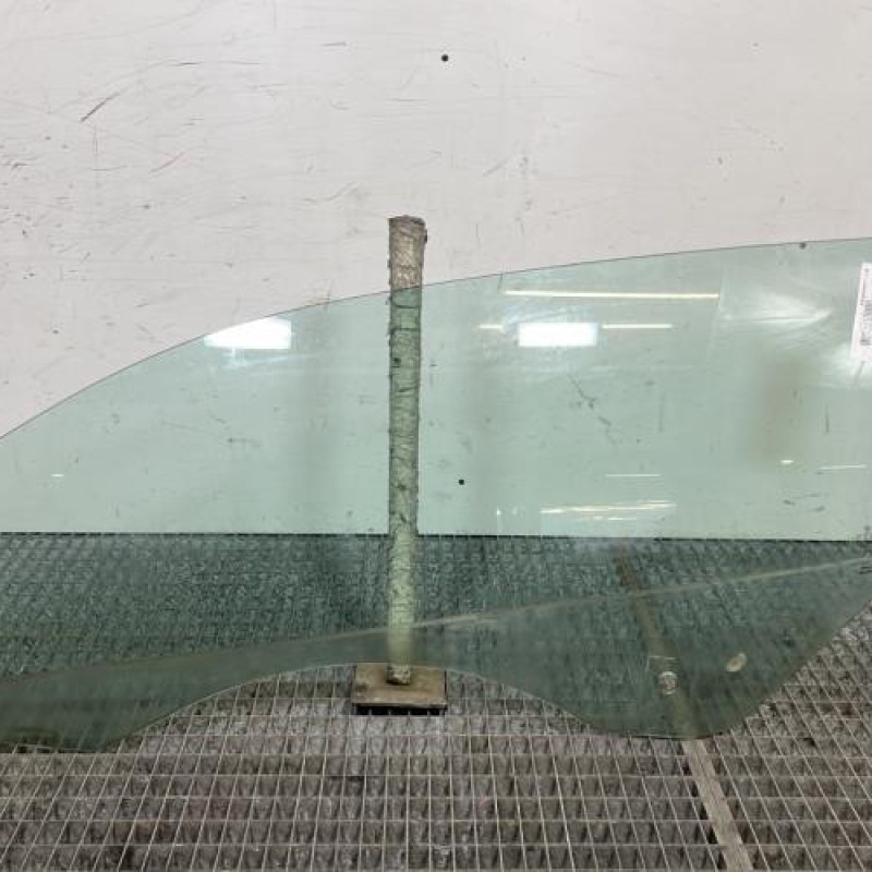 Vitre avant gauche VOLKSWAGEN SCIROCCO 3 Photo n°1