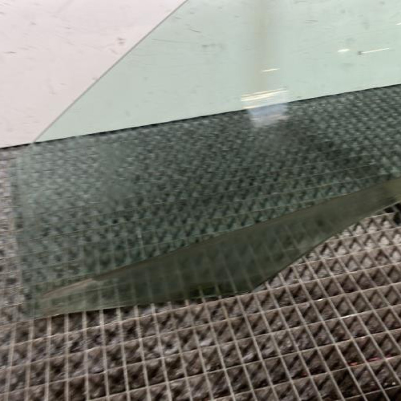 Vitre avant gauche VOLKSWAGEN SCIROCCO 3 Photo n°2