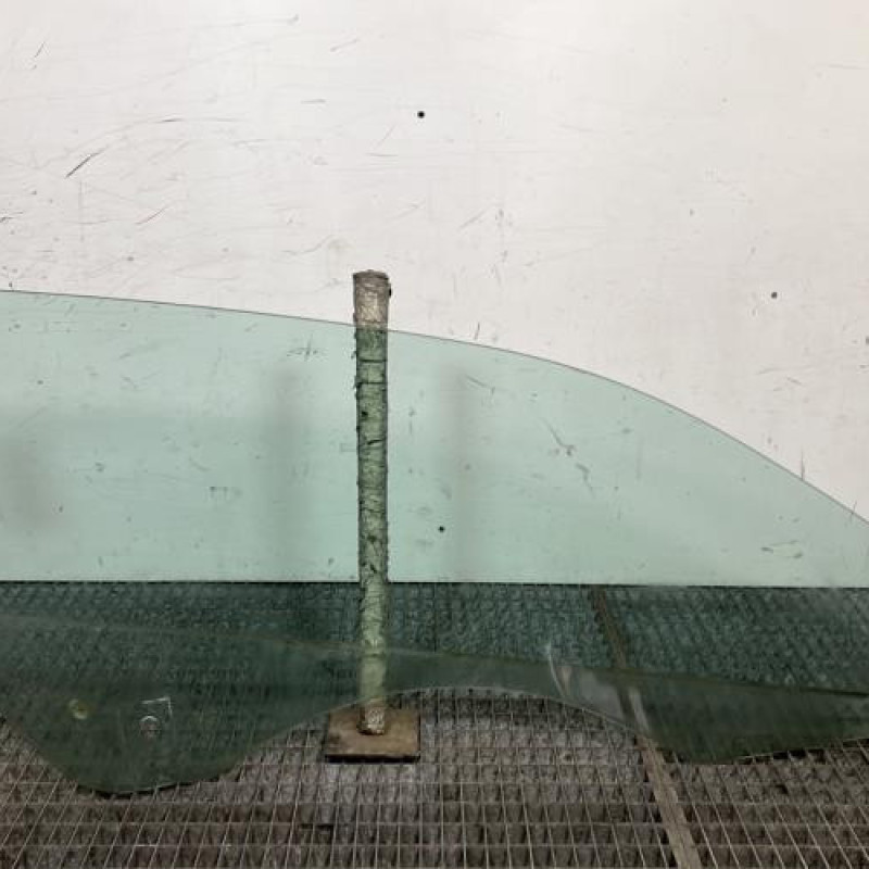 Vitre avant gauche VOLKSWAGEN SCIROCCO 3 Photo n°4