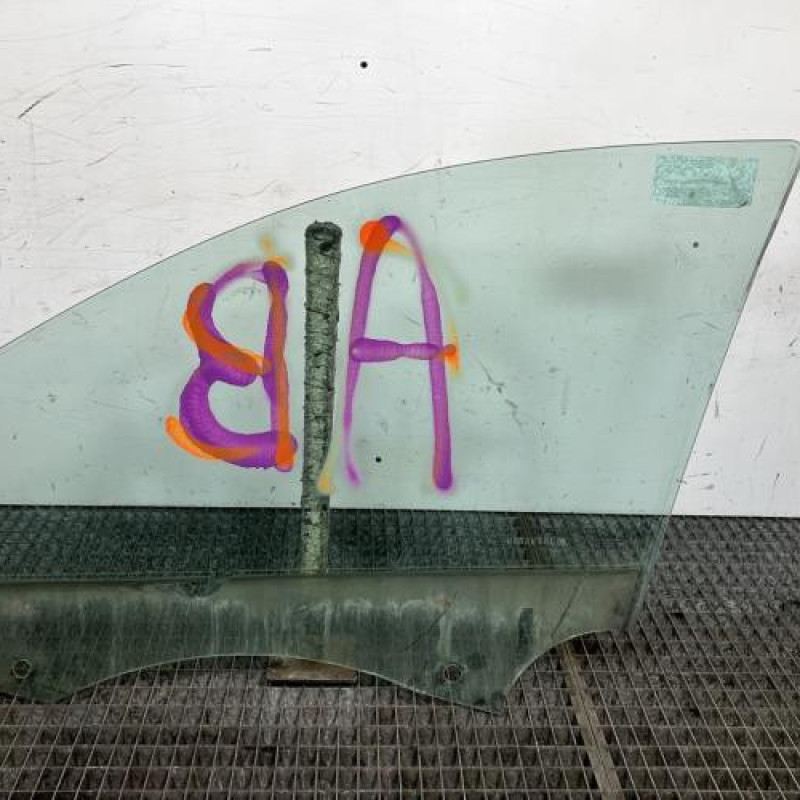 Vitre avant droit RENAULT CLIO 3 Photo n°4