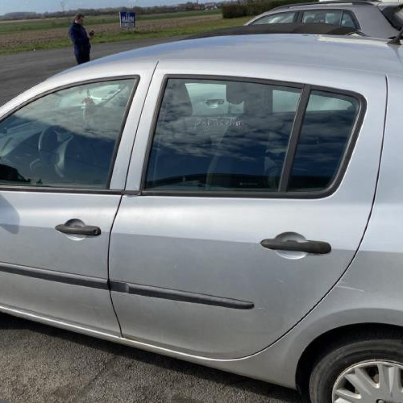 Vitre avant droit RENAULT CLIO 3 Photo n°11