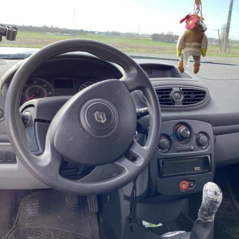 Vitre avant droit RENAULT CLIO 3 Photo n°19