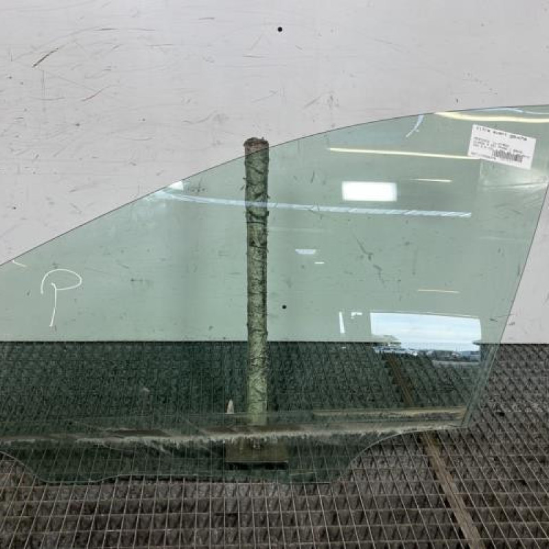 Vitre avant gauche MERCEDES CLASSE R 251 Photo n°1