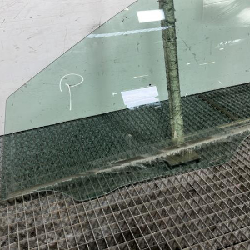 Vitre avant gauche MERCEDES CLASSE R 251 Photo n°2