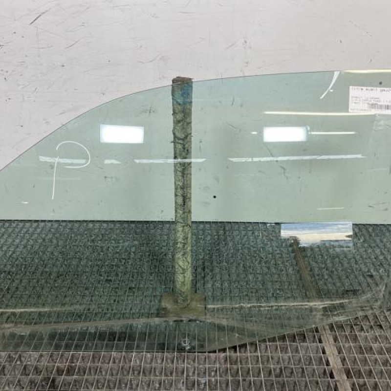 Vitre avant gauche RENAULT CLIO 2 CAMPUS Photo n°1