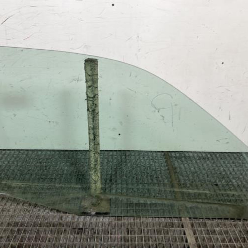 Vitre avant gauche RENAULT CLIO 2 CAMPUS Photo n°4