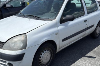 Vitre avant gauche RENAULT CLIO 2 CAMPUS