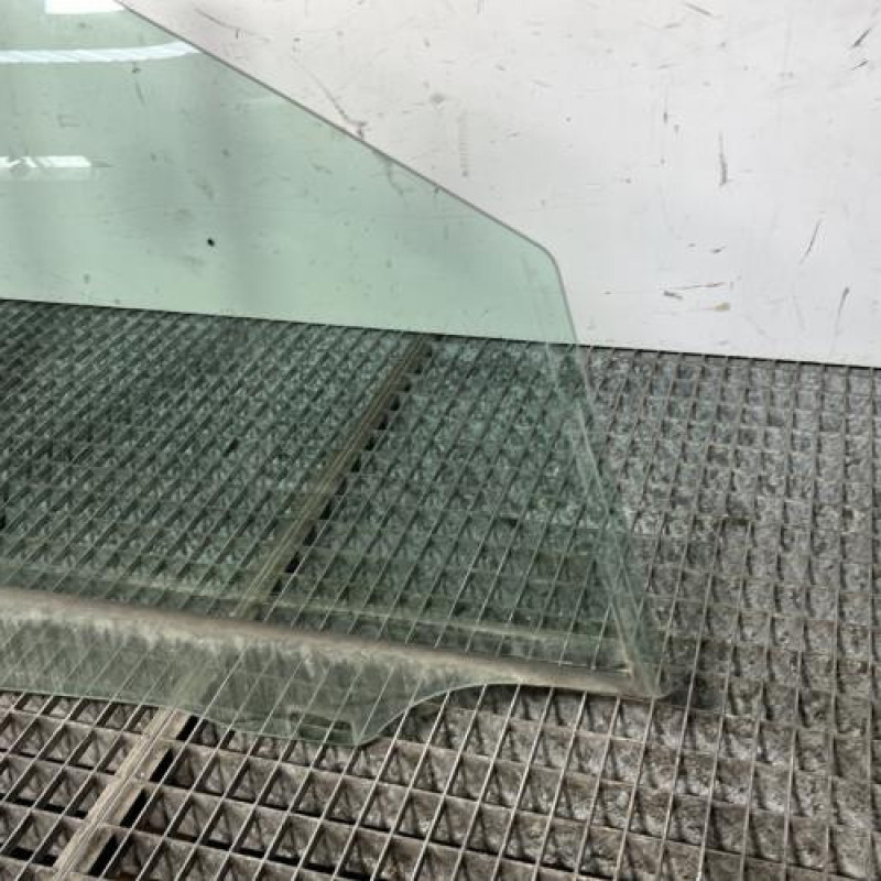 Vitre avant droit MERCEDES CLASSE R 251 Photo n°2