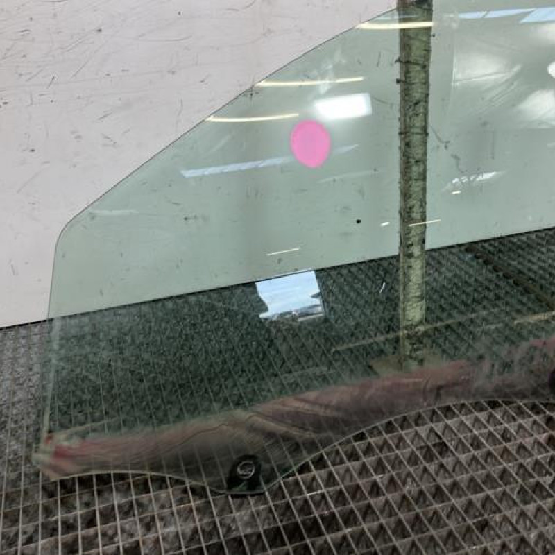 Vitre avant gauche PEUGEOT 308 2 Photo n°2