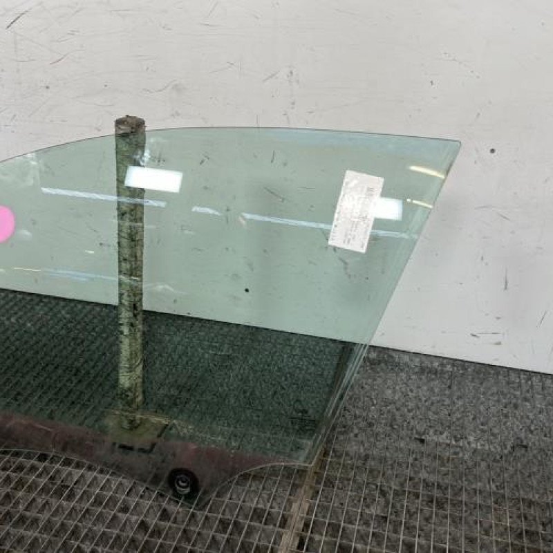 Vitre avant gauche PEUGEOT 308 2 Photo n°3