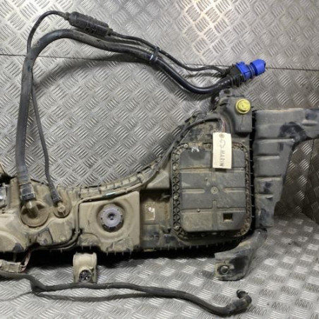 Reservoir AdBlue PEUGEOT 5008 2 Photo n°1