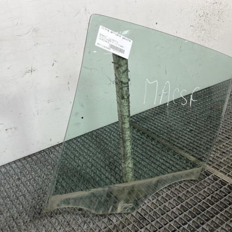 Vitre arriere gauche RENAULT CLIO 3 Photo n°3