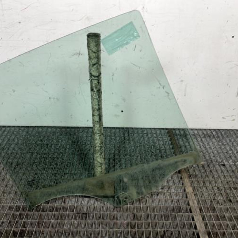 Vitre arriere gauche RENAULT CLIO 3 Photo n°4