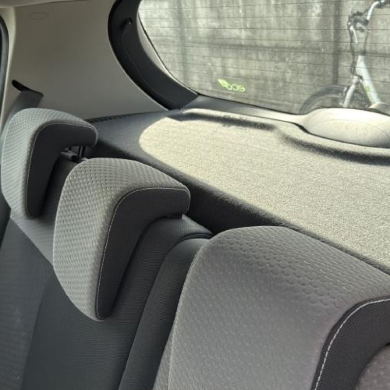 Vitre arriere gauche RENAULT CLIO 3 Photo n°15