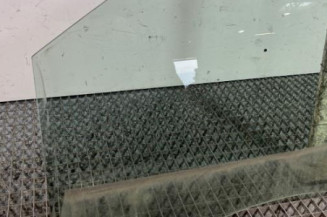 Vitre avant gauche RENAULT CLIO 3