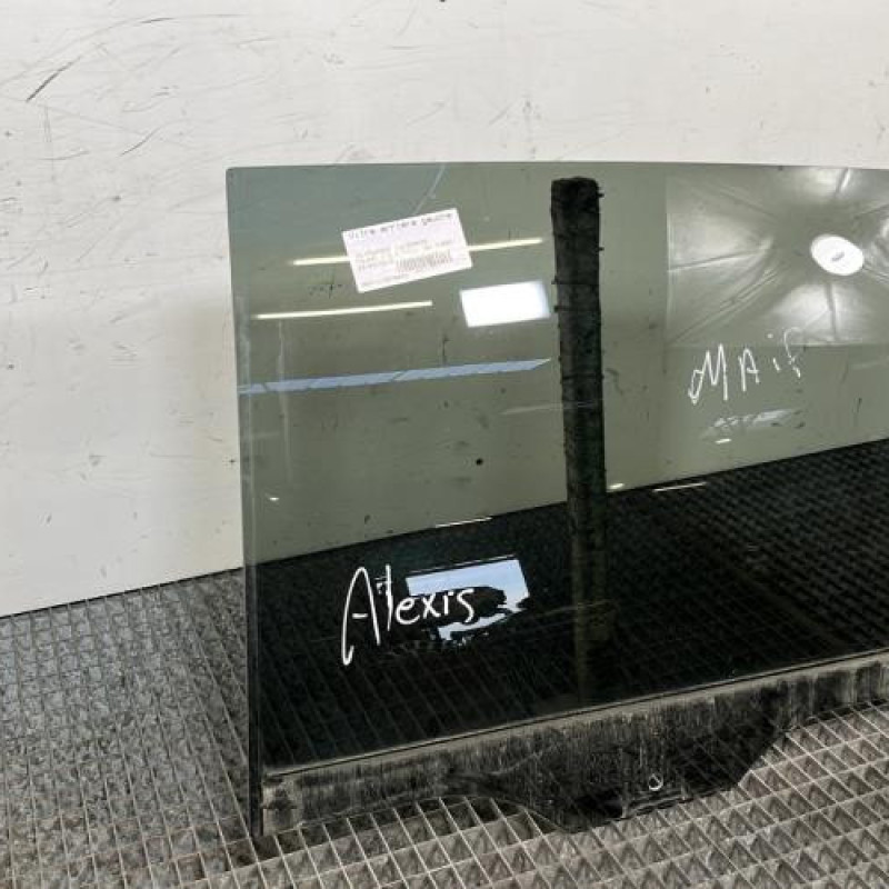 Vitre arriere gauche VOLKSWAGEN TOURAN 3 Photo n°2