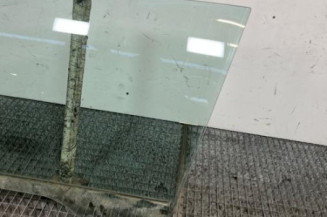 Vitre avant gauche VOLKSWAGEN TOURAN 3