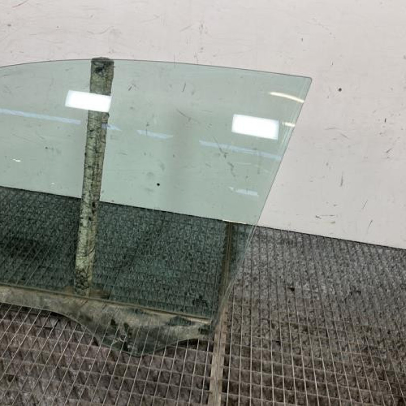 Vitre avant gauche VOLKSWAGEN TOURAN 3 Photo n°3