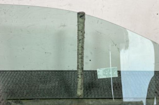 Vitre avant gauche VOLKSWAGEN TOURAN 3