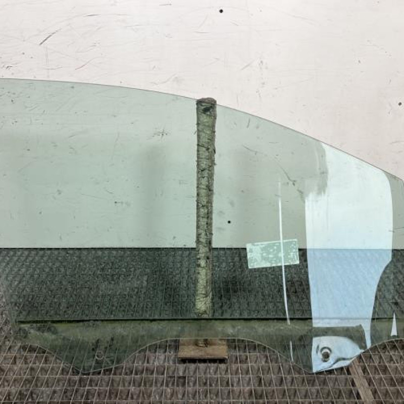 Vitre avant gauche VOLKSWAGEN TOURAN 3 Photo n°4