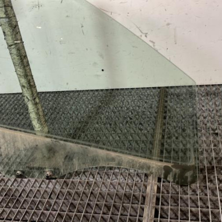 Vitre avant droit DACIA SANDERO 2