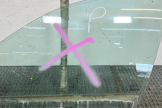 Vitre avant gauche MERCEDES CLASSE E 211 Photo n°1