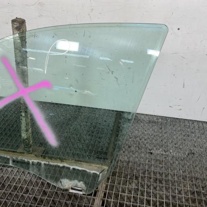 Vitre avant gauche MERCEDES CLASSE E 211 Photo n°3