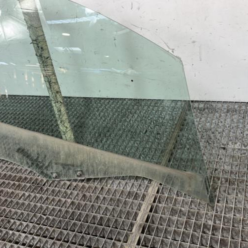 Vitre avant droit RENAULT CLIO 4 Photo n°2