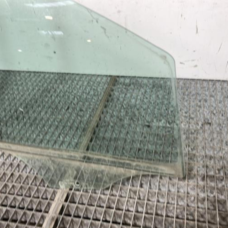 Vitre avant droit CITROEN C2 Photo n°2