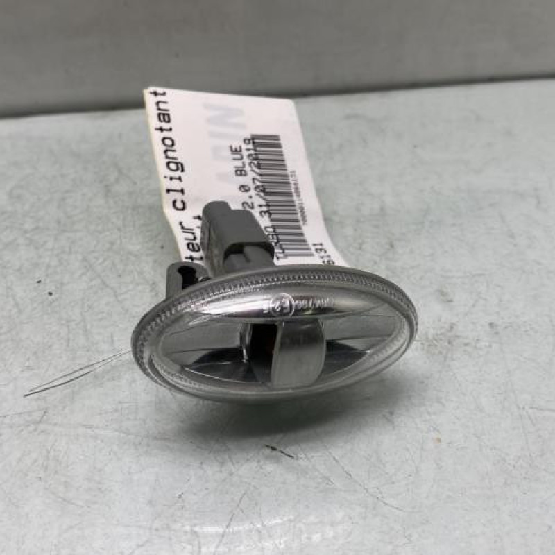 Repetiteur clignotant avant droit  (Feux) OPEL VIVARO 3 Photo n°1