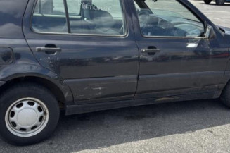 Vitre avant gauche VOLKSWAGEN GOLF 3