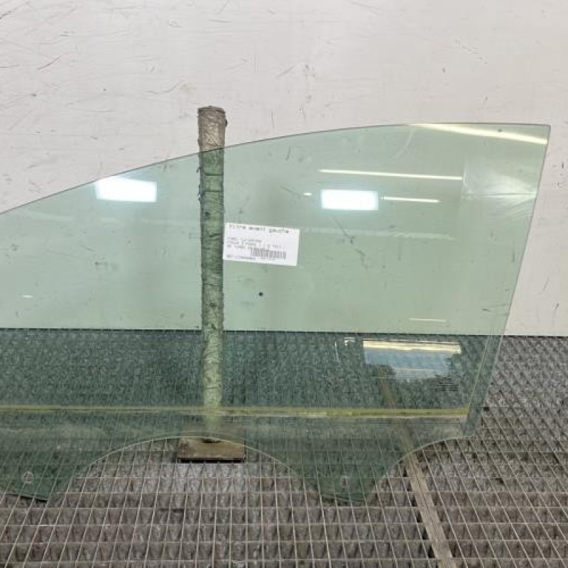 Vitre avant gauche FORD FOCUS 3 Photo n°1