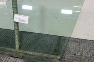 Vitre avant gauche FORD FOCUS 3