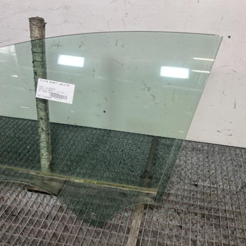 Vitre avant gauche FORD FOCUS 3 Photo n°3