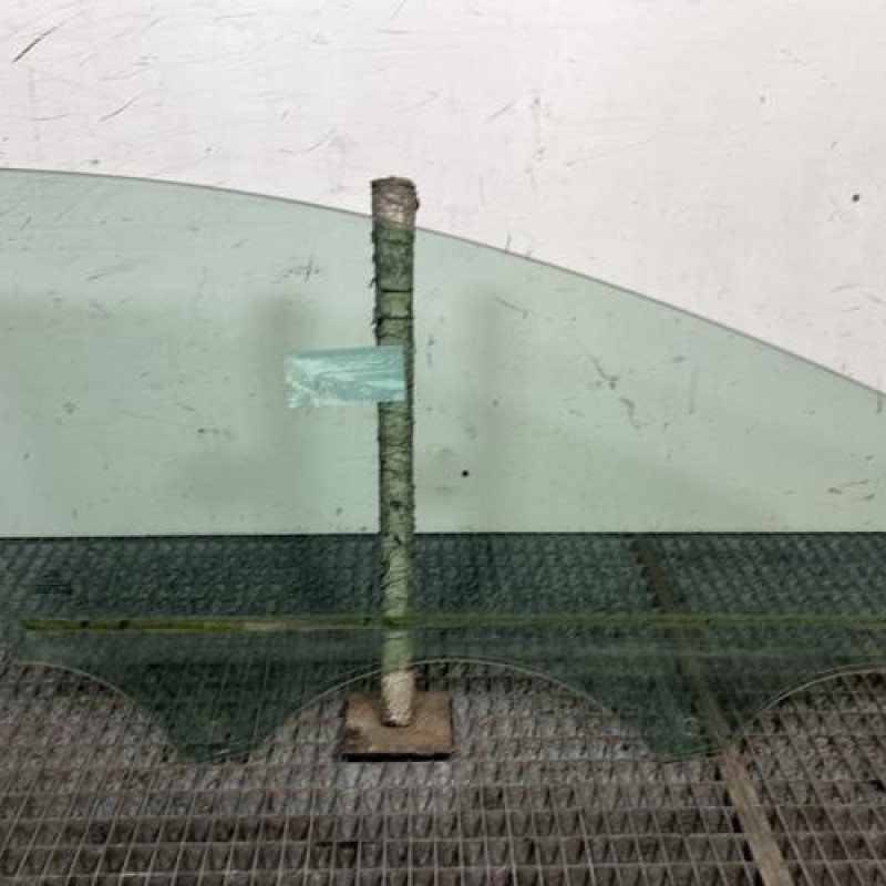 Vitre avant gauche FORD FOCUS 3 Photo n°4