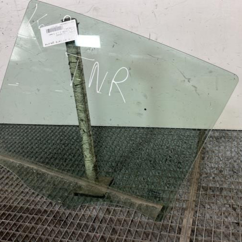Vitre arriere gauche RENAULT CLIO 3 Photo n°3
