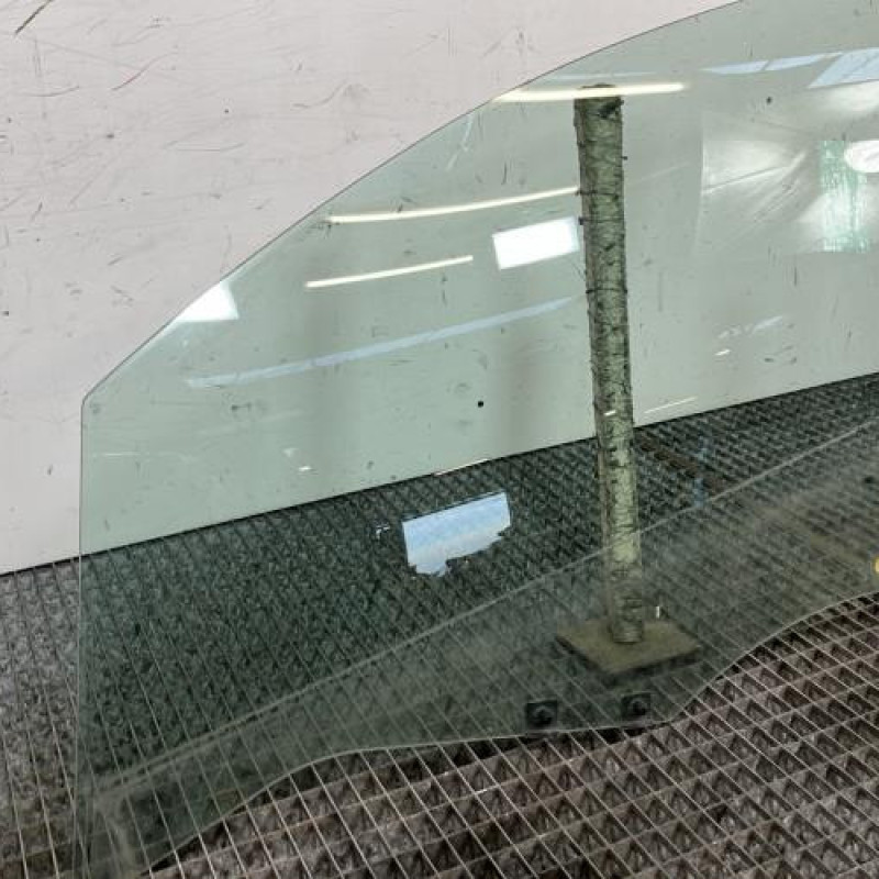 Vitre avant gauche RENAULT CLIO 4 Photo n°2