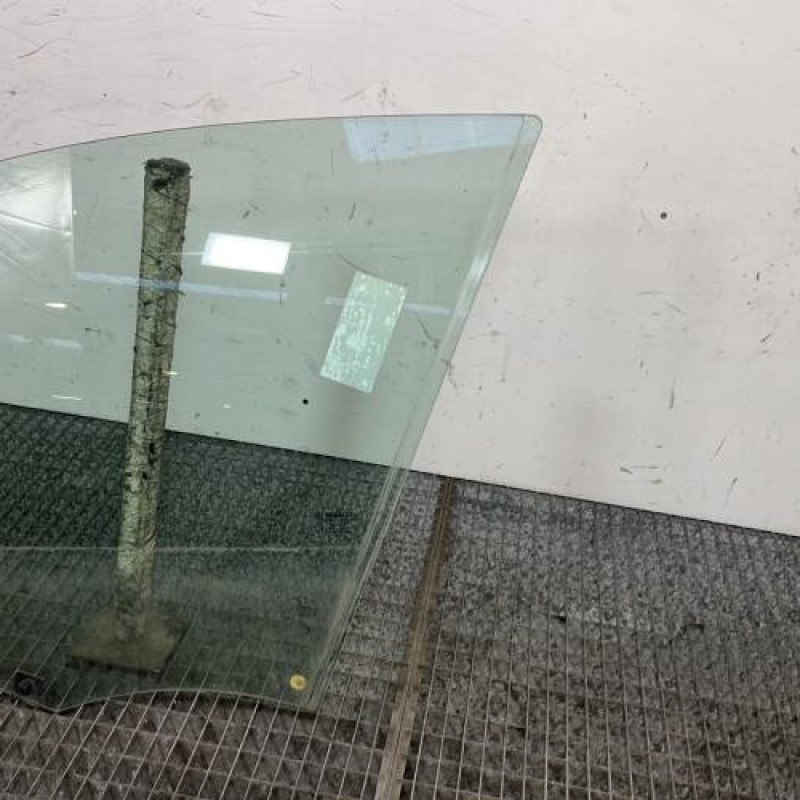 Vitre avant gauche RENAULT CLIO 4 Photo n°3