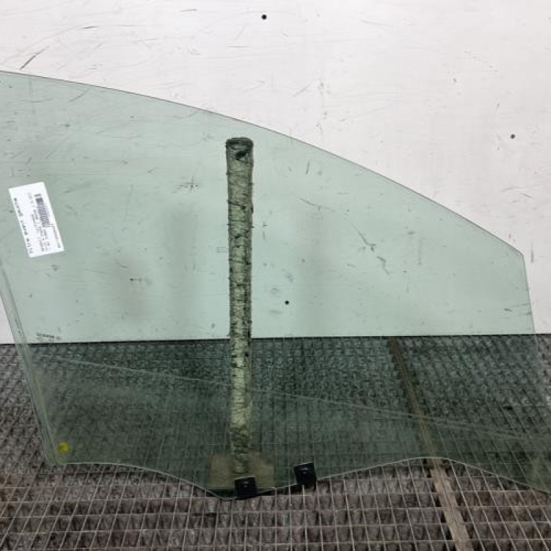 Vitre avant gauche RENAULT CLIO 4 Photo n°4
