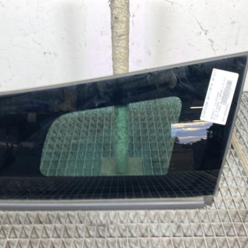 Custode arriere droit RENAULT CLIO 4 Photo n°1