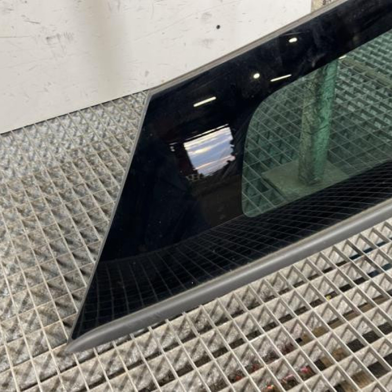 Custode arriere droit RENAULT CLIO 4 Photo n°2