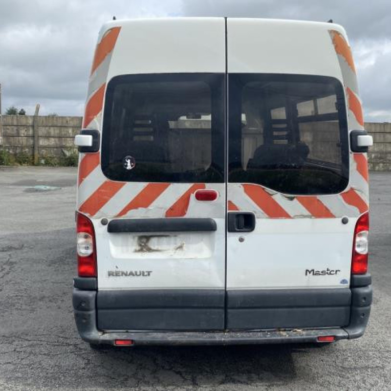 Crosse arriere gauche RENAULT MASTER 2 Photo n°9