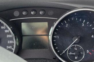 Custode arriere droit MERCEDES CLASSE R 251