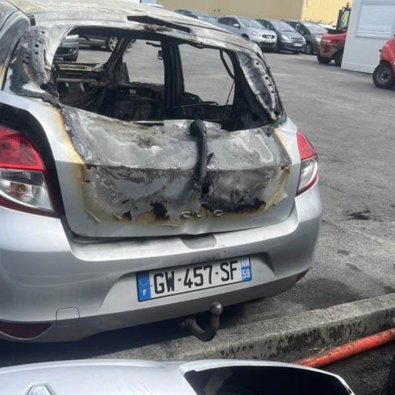 Anti brouillard droit (feux) RENAULT CLIO 3 Photo n°9