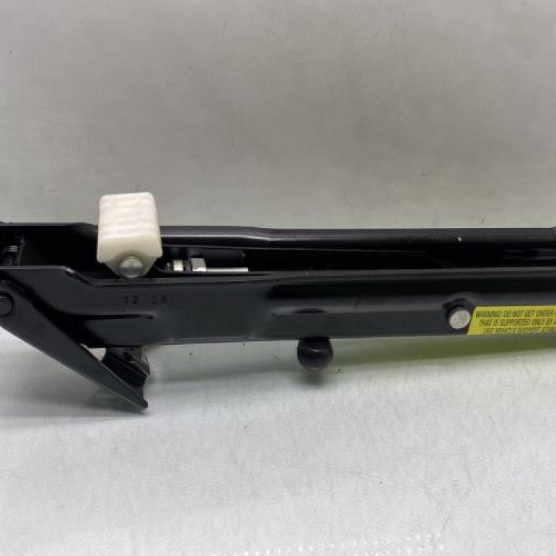 Cric MERCEDES CLASSE R 251 Photo n°2